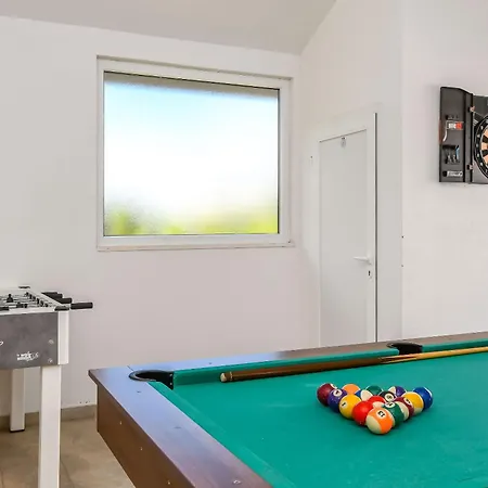 Niko Apartment