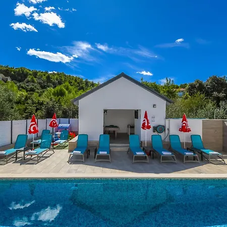 Apartment Niko Trogir