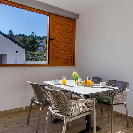 Niko Apartment *